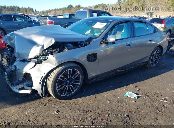 WBA13FK09SCU34654 2025 BMW 5 SERIES Silver Передня ліва чверть