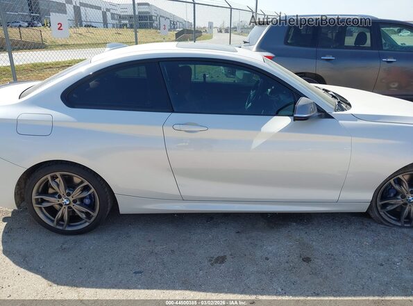 WBA1J7C50GV359067 2016 BMW M2 White Вид задньої частини салону
