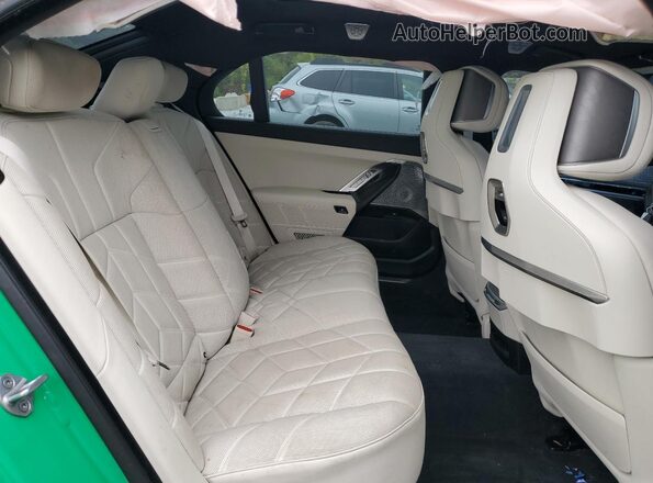 WBA23EH04RCS59374 2024 BMW 7 SERIES Two Tone 