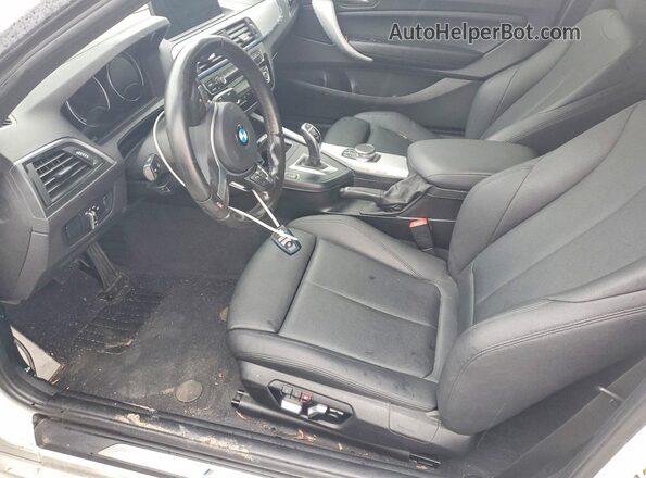 WBA2J5C53JVC07349 2018 BMW M2 White Widok wnętrza z przodu