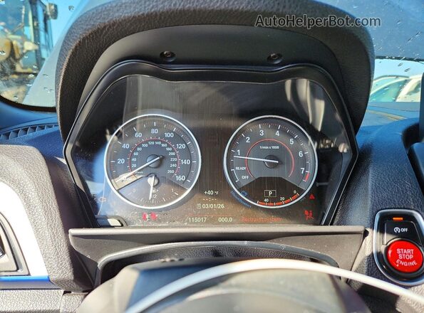 WBA2L3C31HV667338 2017 BMW M2 Gray Vista del cuadro de instrumentos
