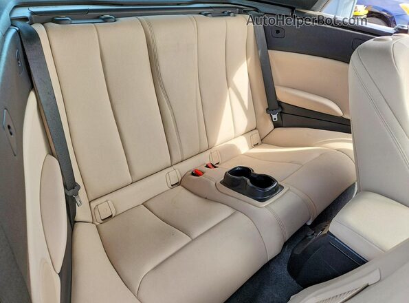 WBA2M7C01M7H92352 2021 BMW 2 SERIES Красный Вид задних сидений