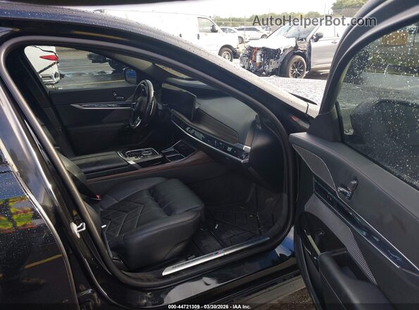 WBA33EJ01RCP90837 2024 BMW 7 SERIES Black Front interior view