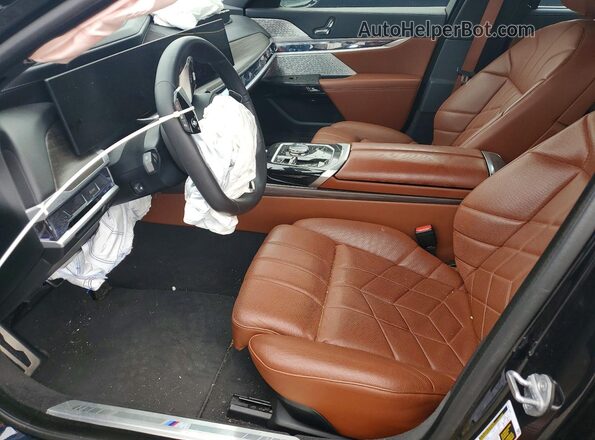 WBA33EJ04RCP02489 2024 BMW 7 SERIES Black Vista interior delantera