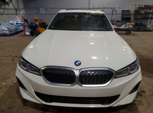 WBA33FS09PFN69907 2023 BMW 3 SERIES White Դիմացի տեսք