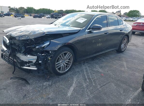 WBA43FJ06SCT35398 2025 BMW 5 SERIES Gray Передня ліва чверть