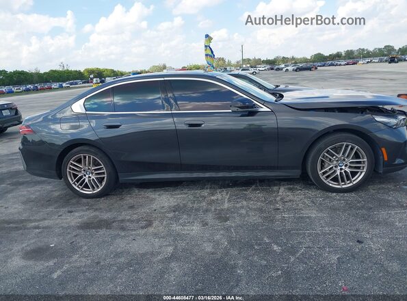 WBA43FJ06SCT35398 2025 BMW 5 SERIES Gray Панорамний вид салону 360°