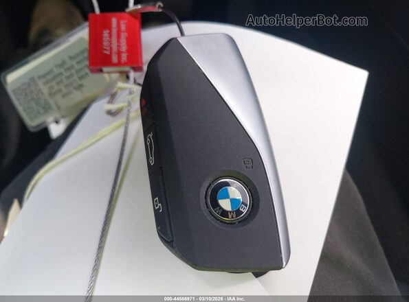 WBA43FJ0XTCV72932 2026 BMW 5 SERIES White Առջևի վահանակի տեսք