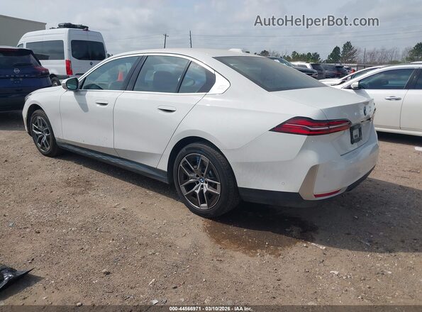 WBA43FJ0XTCV72932 2026 BMW 5 SERIES White Հետևի ձախ