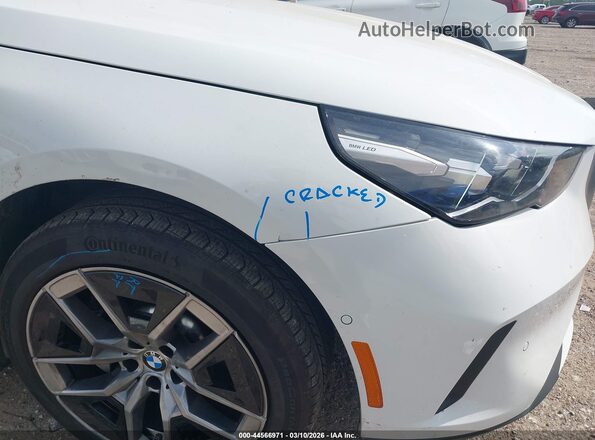 WBA43FJ0XTCV72932 2026 BMW 5 SERIES White Դիմացի տեսք