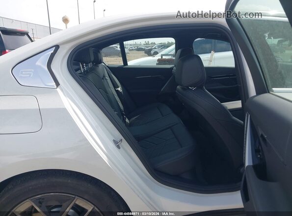 WBA43FJ0XTCV72932 2026 BMW 5 SERIES White VIN կոդի պիտակի տեսք