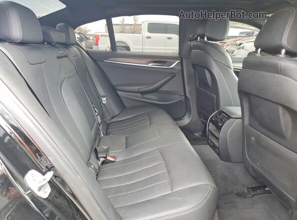 WBA53BH05NWX52503 2022 BMW 5 SERIES Black უკანა სავარძლების ხედი