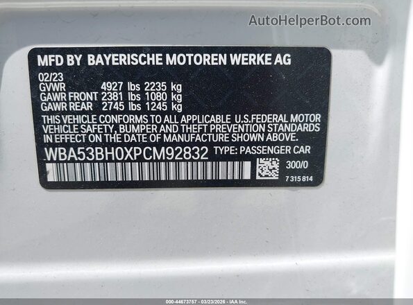 WBA53BH0XPCM92832 2023 BMW 5 SERIES White Vista del compartimento del motor