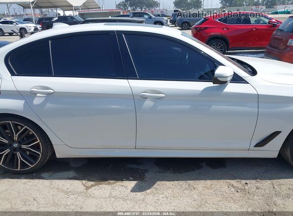 WBA53BH0XPCM92832 2023 BMW 5 SERIES White Vista interior trasera