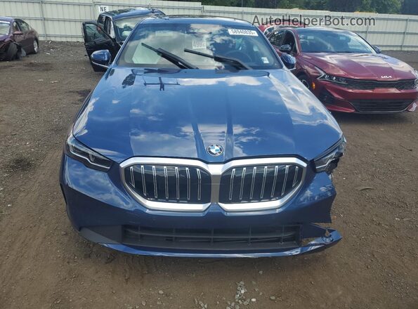 WBA53FJ05RCS99539 2024 BMW 5 SERIES Blue წინა ხედი