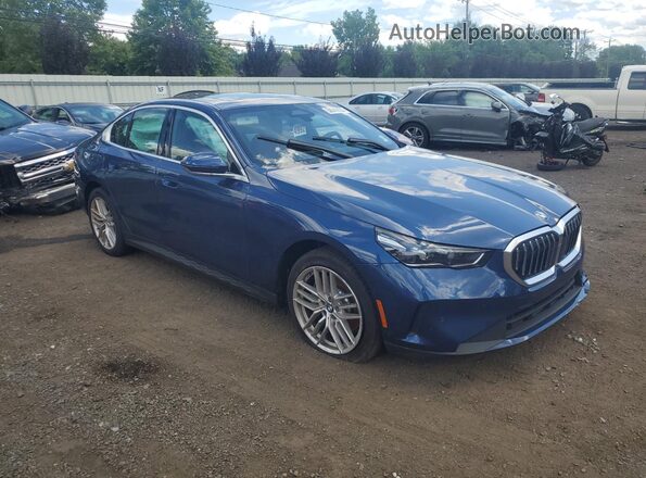 WBA53FJ05RCS99539 2024 BMW 5 SERIES Blue წინა მარჯვენა