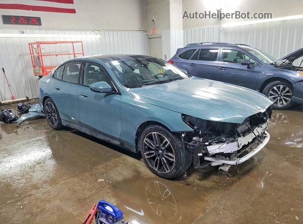 WBA53FJ06TCV84001 2026 BMW 5 SERIES Gray Delantero derecho