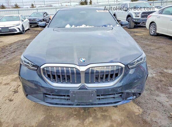 WBA53FJ09RCS21216 2024 BMW 5 SERIES Black წინა ხედი