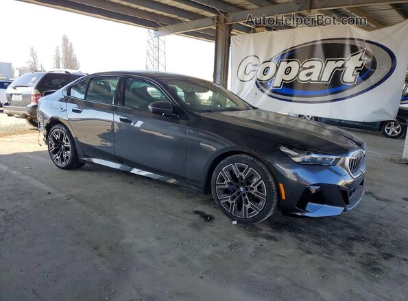 WBA53FJ09TCW17315 2026 BMW 5 SERIES Gray Առջևի աջ
