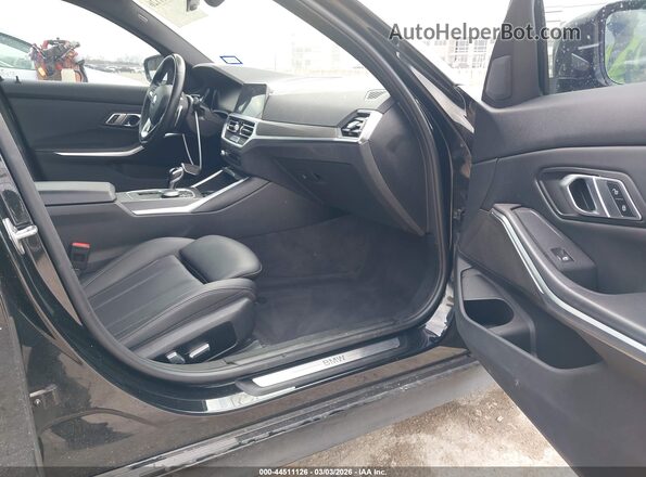 WBA5P7C02NFL69434 2022 BMW 3 SERIES Черный Вид салона спереди
