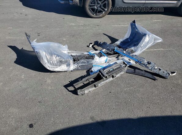 WBA5U7C0XLAF54336 2020 BMW M3 Gray Vista del compartimento del motor