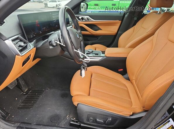 WBA63AV01RFS06404 2024 BMW 4 SERIES Black Вид салону спереду