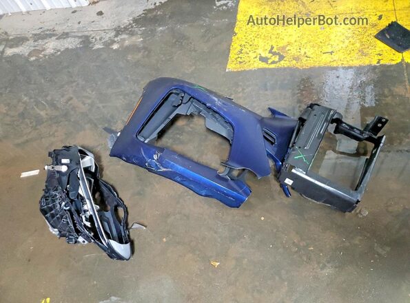WBA63DA01TCV94069 2026 BMW 4 SERIES Blue Engine compartment view