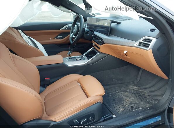 WBA63DA08TCW70810 2026 BMW 4 SERIES Dark Blue Widok wnętrza z przodu