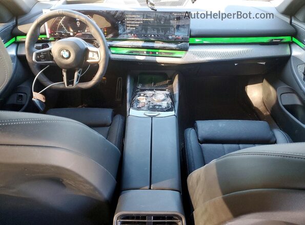 WBA63FJ05TCW29921 2026 BMW 5 SERIES Blue Вид панелі приладів
