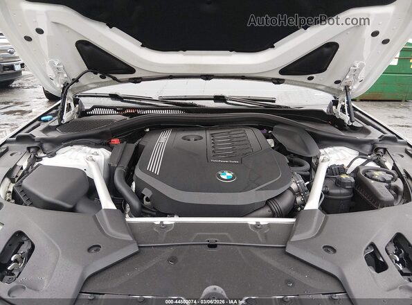 WBA73BJ01NWX58026 2022 BMW 5 SERIES Белый Вид сзади