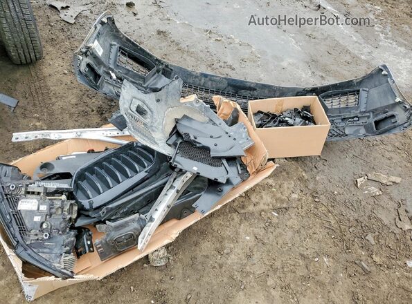 WBA73BJ04NWX77539 2022 BMW 5 SERIES Gray Engine compartment view