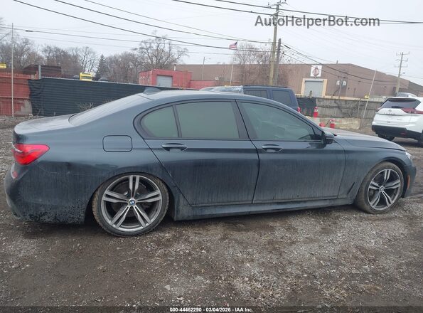 WBA7B0C59HG527003 2017 BMW 7 SERIES Gray Vista interior trasera
