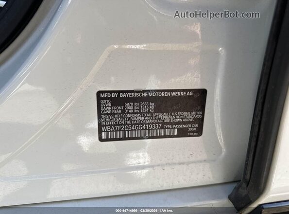 WBA7F2C54GG419337 2016 BMW 7 SERIES White Vista del compartimento del motor