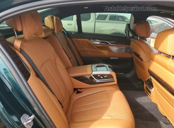 WBA7F2C58JG856121 2018 BMW ALPINA Green Vista de los asientos traseros