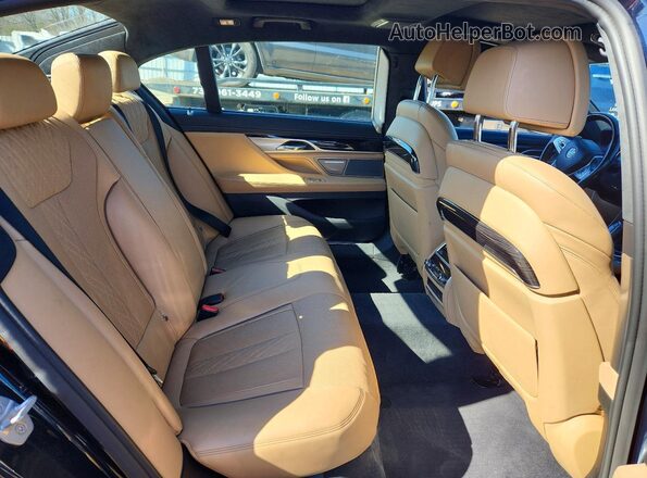 WBA7F2C5XGG418306 2016 BMW 7 SERIES Black Widok tylnych siedzeń
