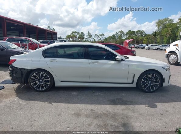 WBA7U2C02NCG85361 2022 BMW 7 SERIES White უკანა სალონის ხედი