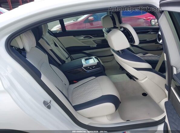 WBA7U2C02NCG85361 2022 BMW 7 SERIES White VIN კოდის სტიკერის ხედი