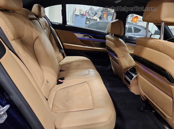 WBA7U2C05MCG39215 2021 BMW 7 SERIES Blue უკანა სავარძლების ხედი