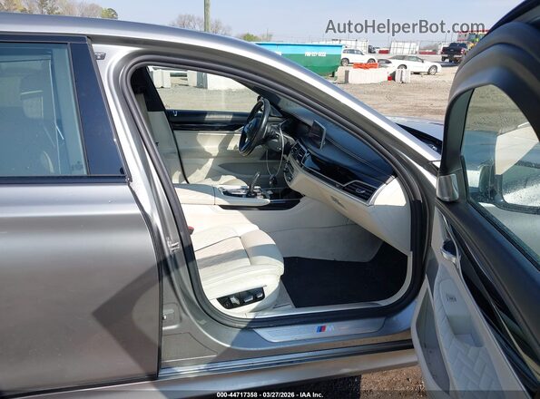 WBA7U2C08LGJ59528 2020 BMW 7 SERIES Gray Front interior view