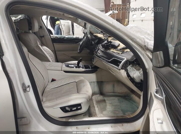 WBA7U2C17MCE78925 2021 BMW ALPINA White Vista interior delantera