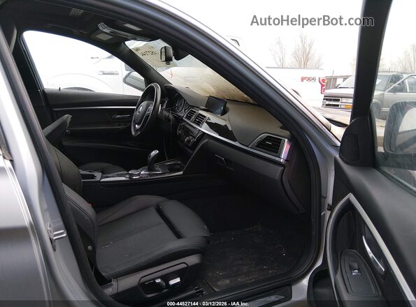 WBA8D9C31HA005745 2017 BMW 3 SERIES Silver Вид салону спереду
