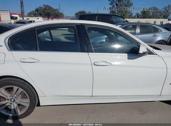 WBA8E1C58JA762566 2018 BMW 3 SERIES Белый Вид задней части салона