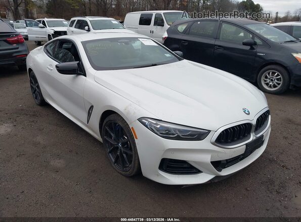 WBABC4C04SCU40742 2025 BMW M8 White Front view