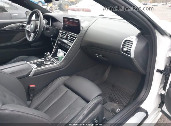 WBABC4C04SCU40742 2025 BMW M8 White Front interior view