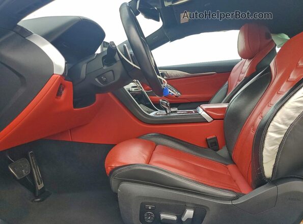 WBABC4C05PCL74824 2023 BMW M8 Белый Вид салона спереди