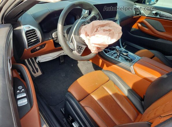 WBAGV4C09SCU66057 2025 BMW 8 SERIES Blue Vista del salpicadero