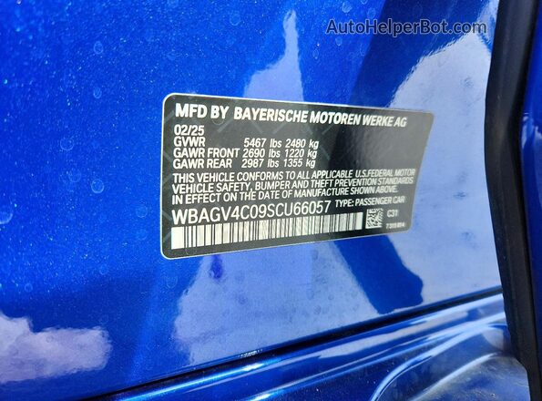 WBAGV4C09SCU66057 2025 BMW 8 SERIES Blue Vista del compartimento del motor