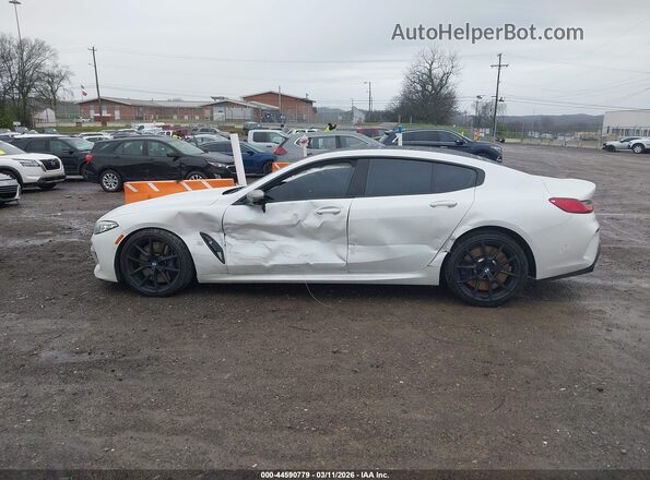 WBAGV8C04LBP48931 2020 BMW M8 White უკანა სალონის ხედი