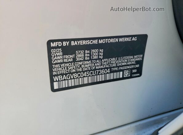 WBAGV8C04SCU73604 2025 BMW M8 White Շարժիչի բաժամունքի տեսք