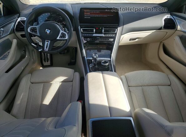 WBAGV8C04SCU73604 2025 BMW M8 White Առջևի վահանակի տեսք